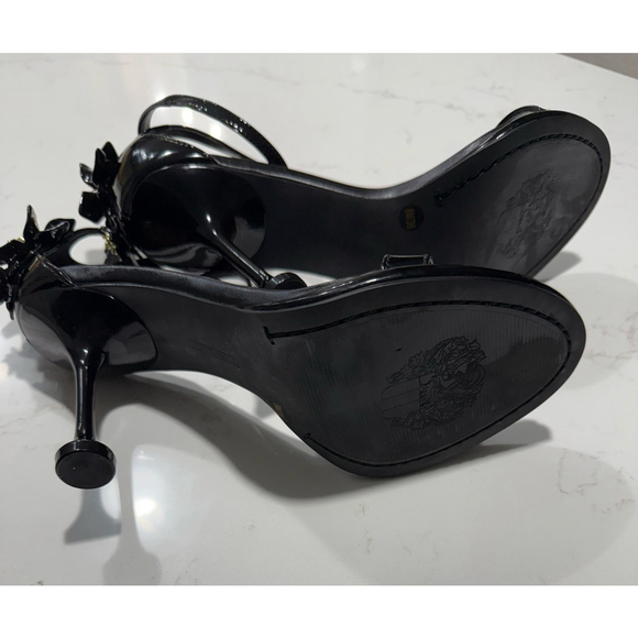 Vince Camuto Tanvie Black Patent Floral Heel Sandals Women’s Size 8 NWOB - Picture 10 of 11